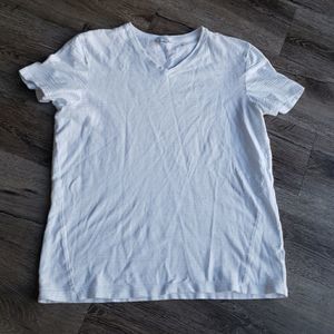 Calvin Klein Slim Fit Vneck Tee Tshirt EUC